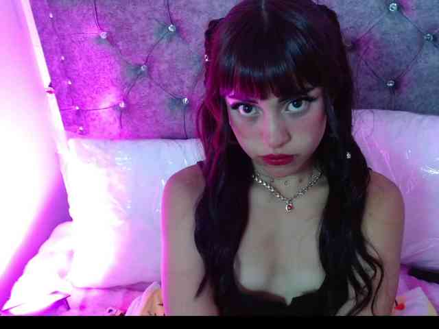 Queen-Rosee Queen-Rosee