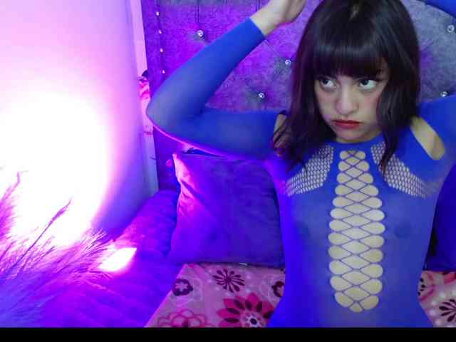 Queen-Rosee Queen-Rosee