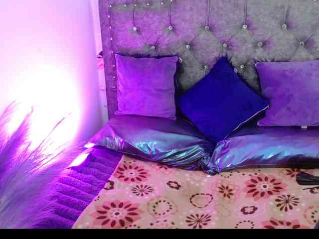 Queen-Rosee Queen-Rosee