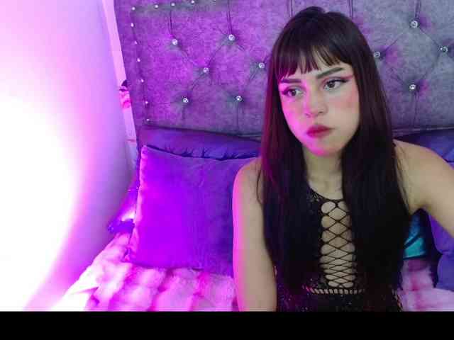 Queen-Rosee Queen-Rosee