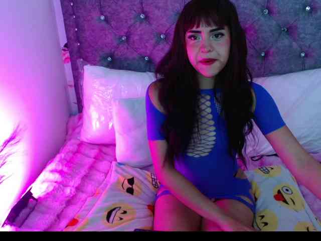 Queen-Rosee Queen-Rosee