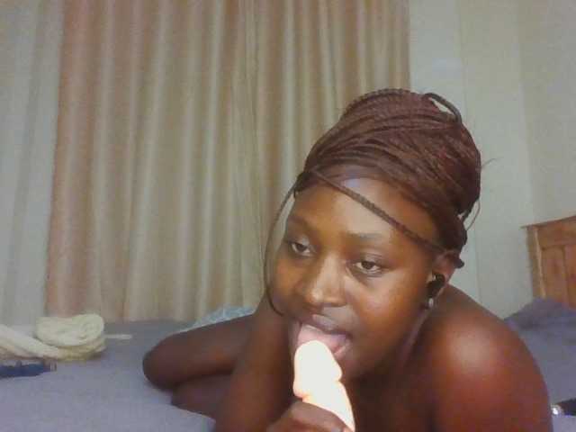 Naughty Queen (Naughtyqueen001)