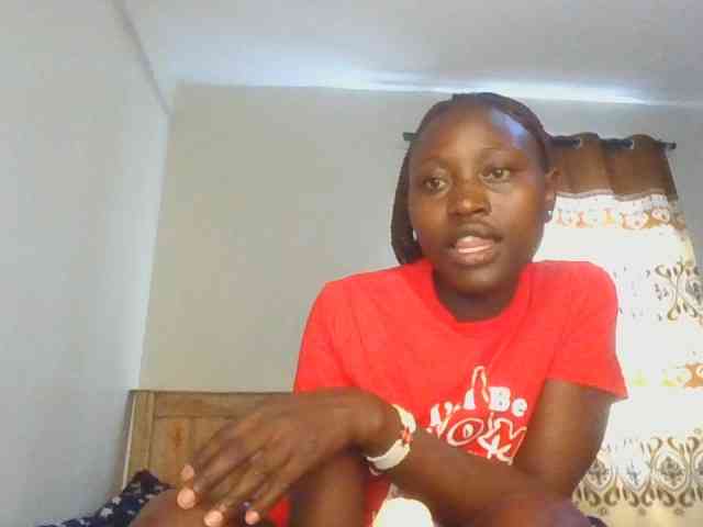 Naughtyqueen001 webcam