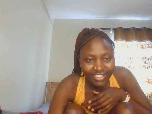 Naughtyqueen001 webcam