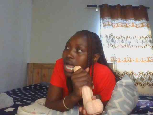 Naughtyqueen001 webcam