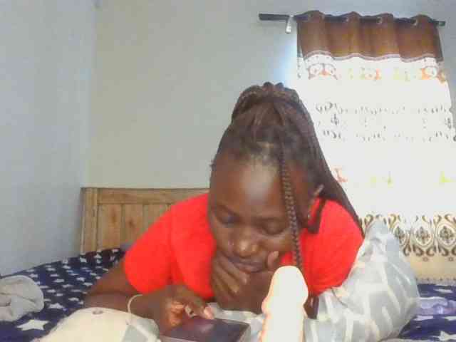 Naughtyqueen001 webcam