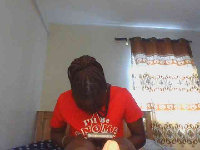 Naughtyqueen001 webcam