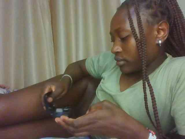 Naughtyqueen001 webcam