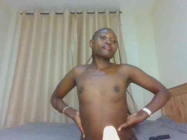 Naughtyqueen001 webcam