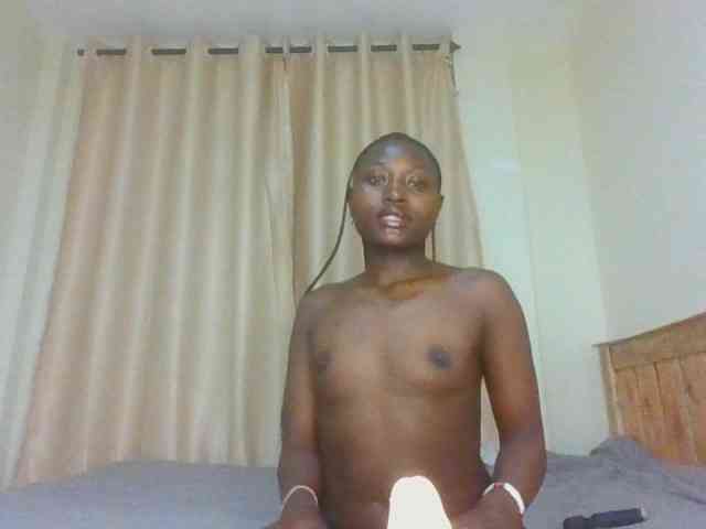 Naughtyqueen001 webcam