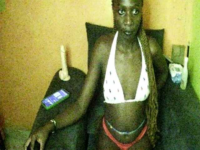 Sexycamara12 from BongaCams