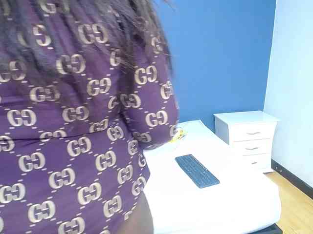 LustyEbonymilf webcam