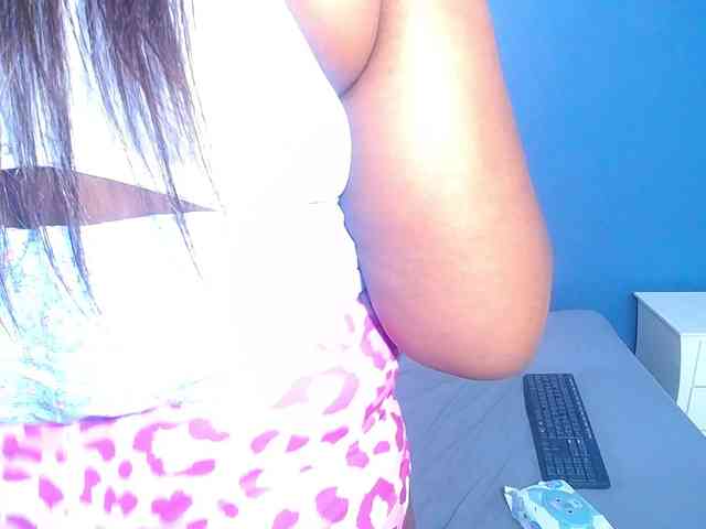 LustyEbonymilf webcam