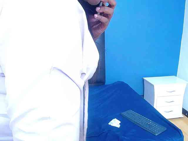 LustyEbonymilf webcam