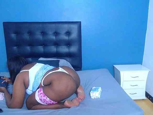 LustyEbonymilf webcam