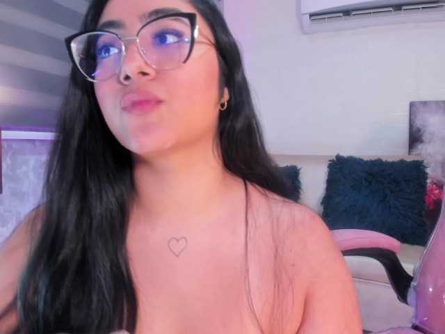 isabellaa23 from BongaCams is Freechat