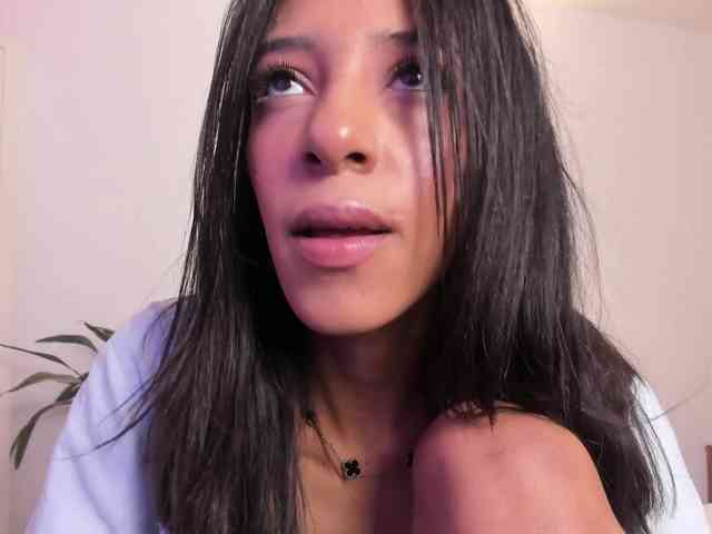 AntonellaBarone webcam