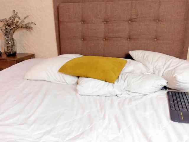 AntonellaBarone webcam