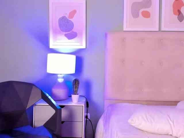 AntonellaBarone webcam