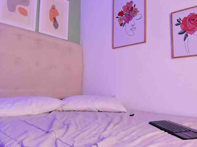 AntonellaBarone webcam