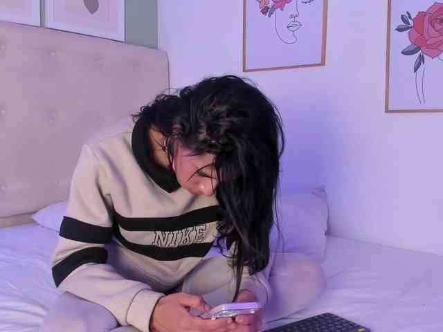 AntonellaBarone webcam