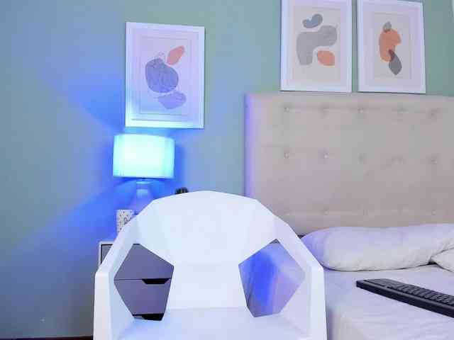 AntonellaBarone webcam