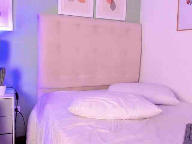 AntonellaBarone webcam