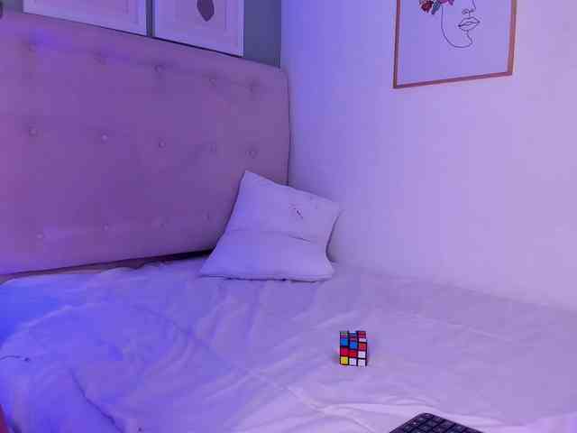 AntonellaBarone webcam