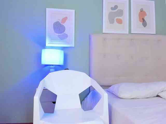 AntonellaBarone webcam