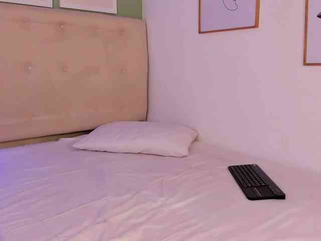 AntonellaBarone webcam