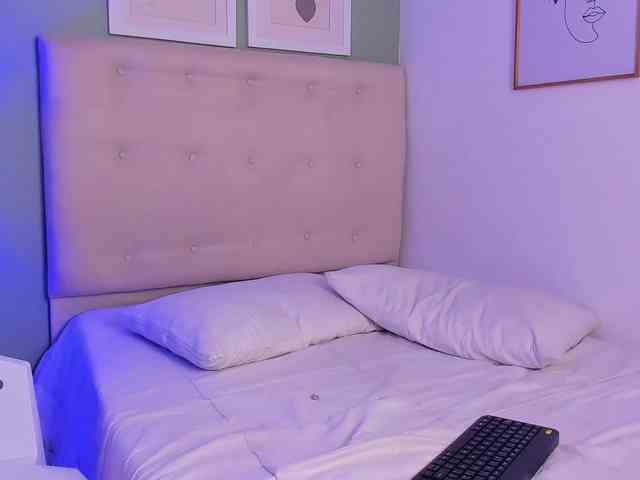 AntonellaBarone webcam