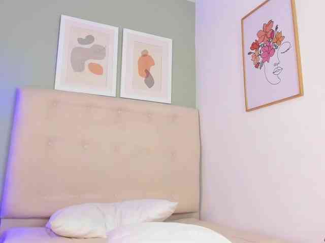 AntonellaBarone webcam