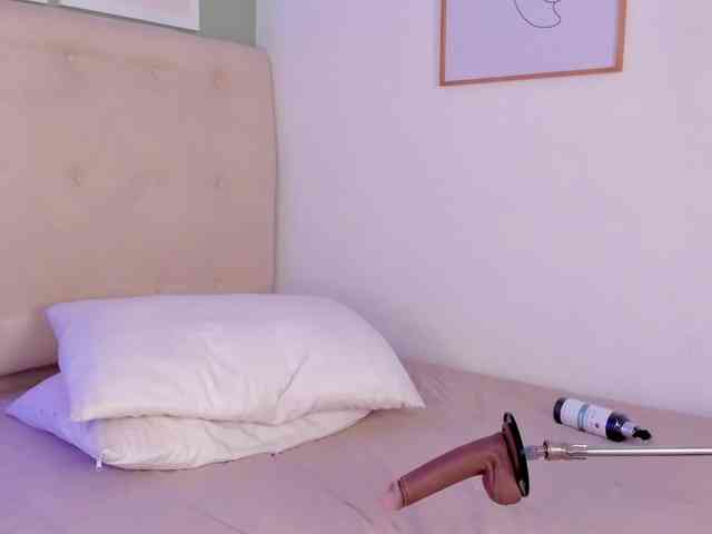 AntonellaBarone webcam