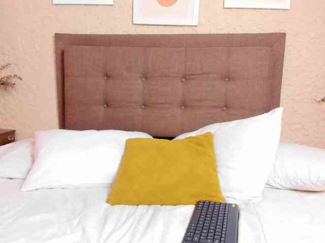 AntonellaBarone webcam