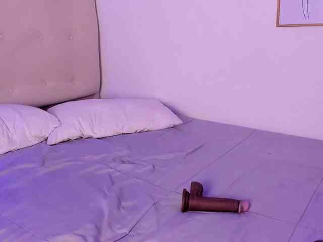 AntonellaBarone webcam