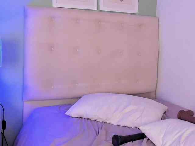 AntonellaBarone webcam