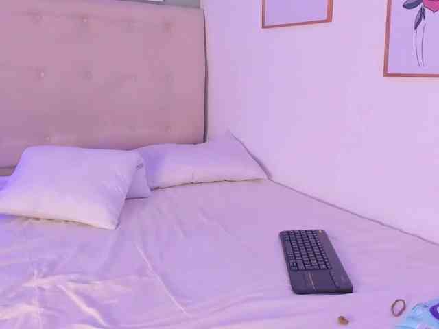 AntonellaBarone webcam