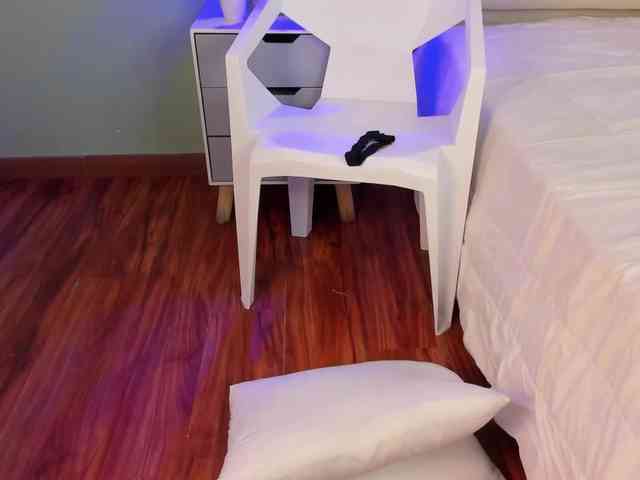 AntonellaBarone webcam