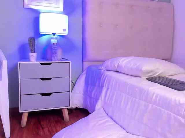 AntonellaBarone webcam