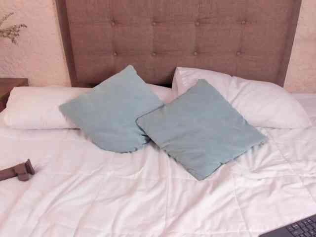 AntonellaBarone webcam