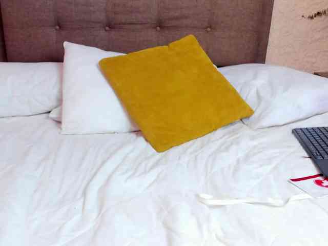 AntonellaBarone webcam