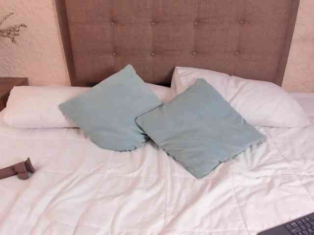 AntonellaBarone webcam