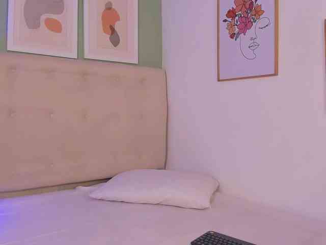 AntonellaBarone webcam