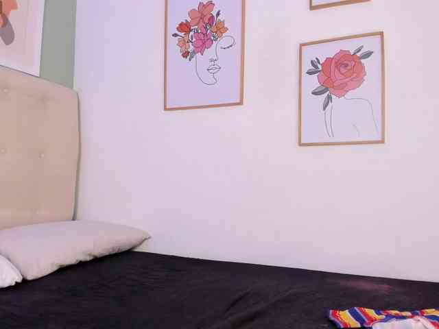 AntonellaBarone webcam