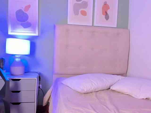 AntonellaBarone webcam