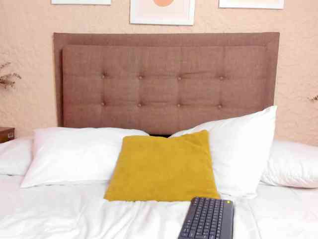 AntonellaBarone webcam