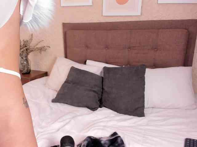 AntonellaBarone webcam