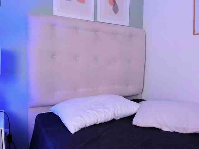 AntonellaBarone webcam