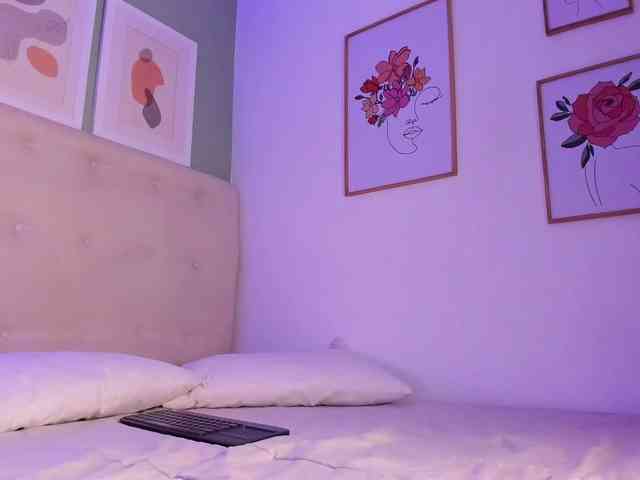 AntonellaBarone webcam