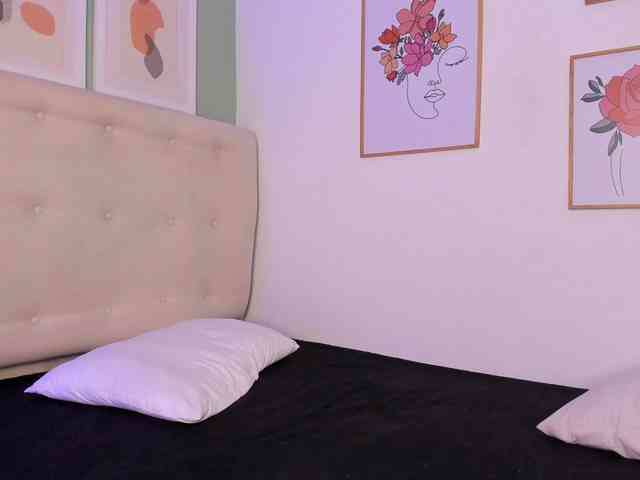 AntonellaBarone webcam